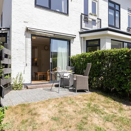 아파트 Cozy Texel Retreat With Garden *